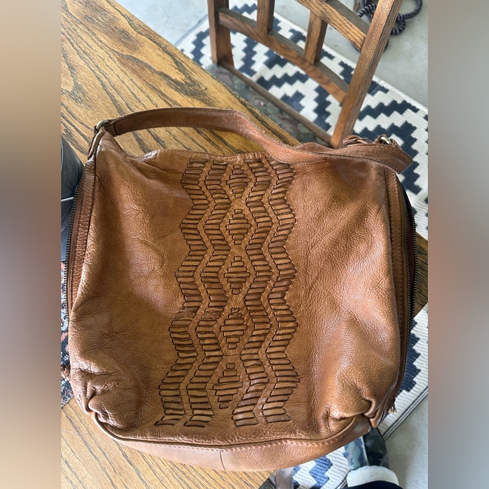 Tan leather shoulder bag - Picture 8 of 12